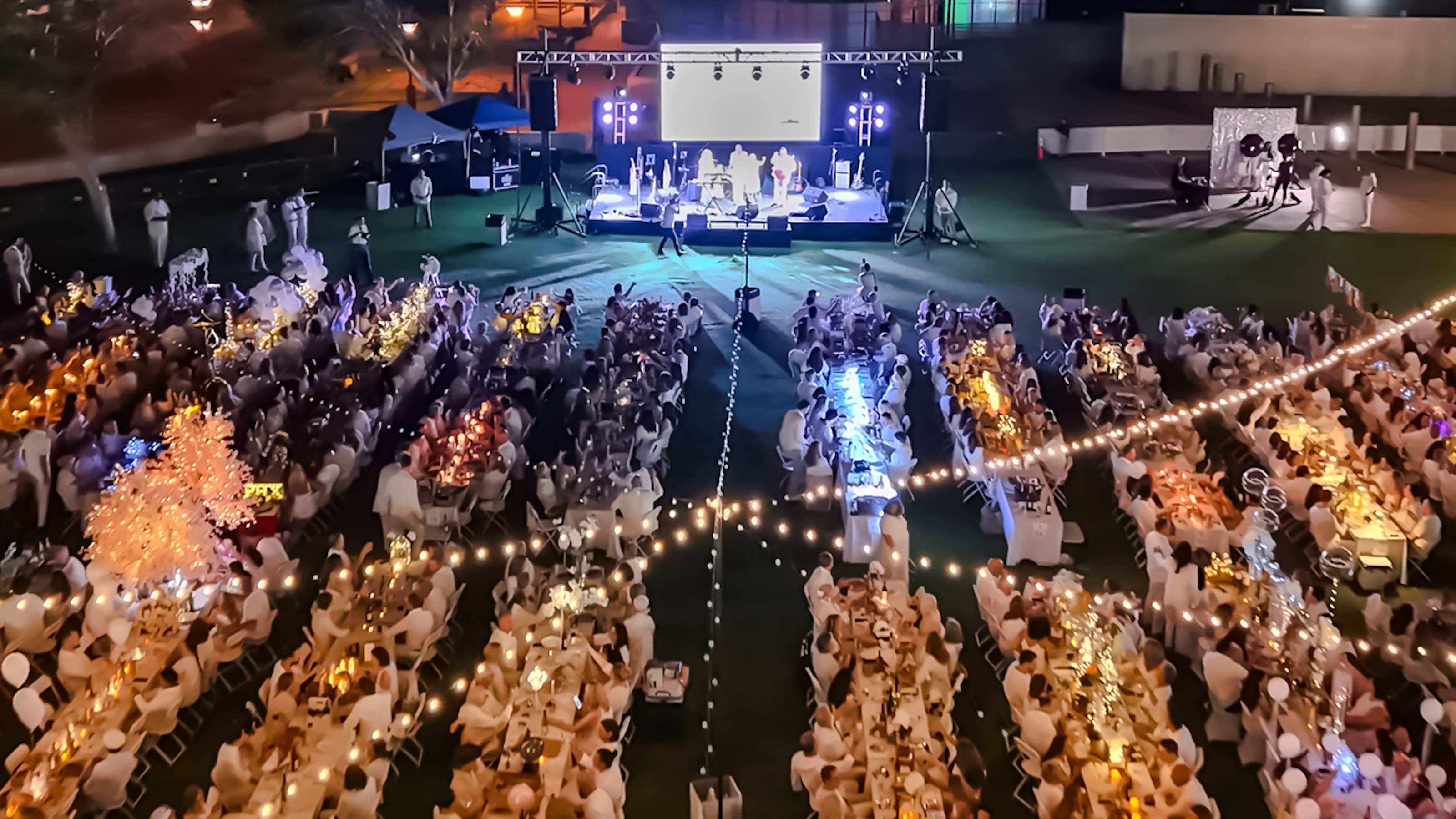 11th Annual Noche en Blanco